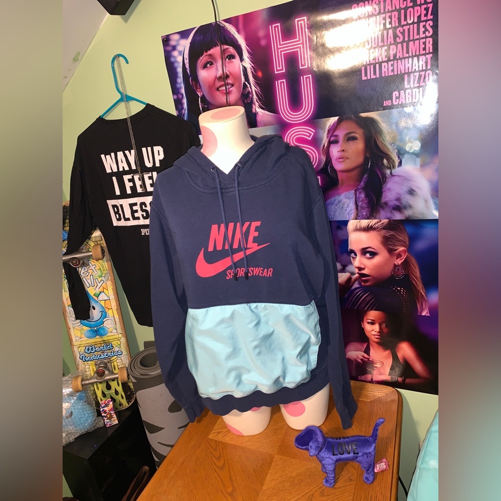 Like New Nike Hoodie